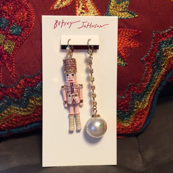 NWT Sparkly Rhinestone BETSEY JOHNSON Pink Nutcracker Jeweled  Holiday Earrings - Picture 17 of 17